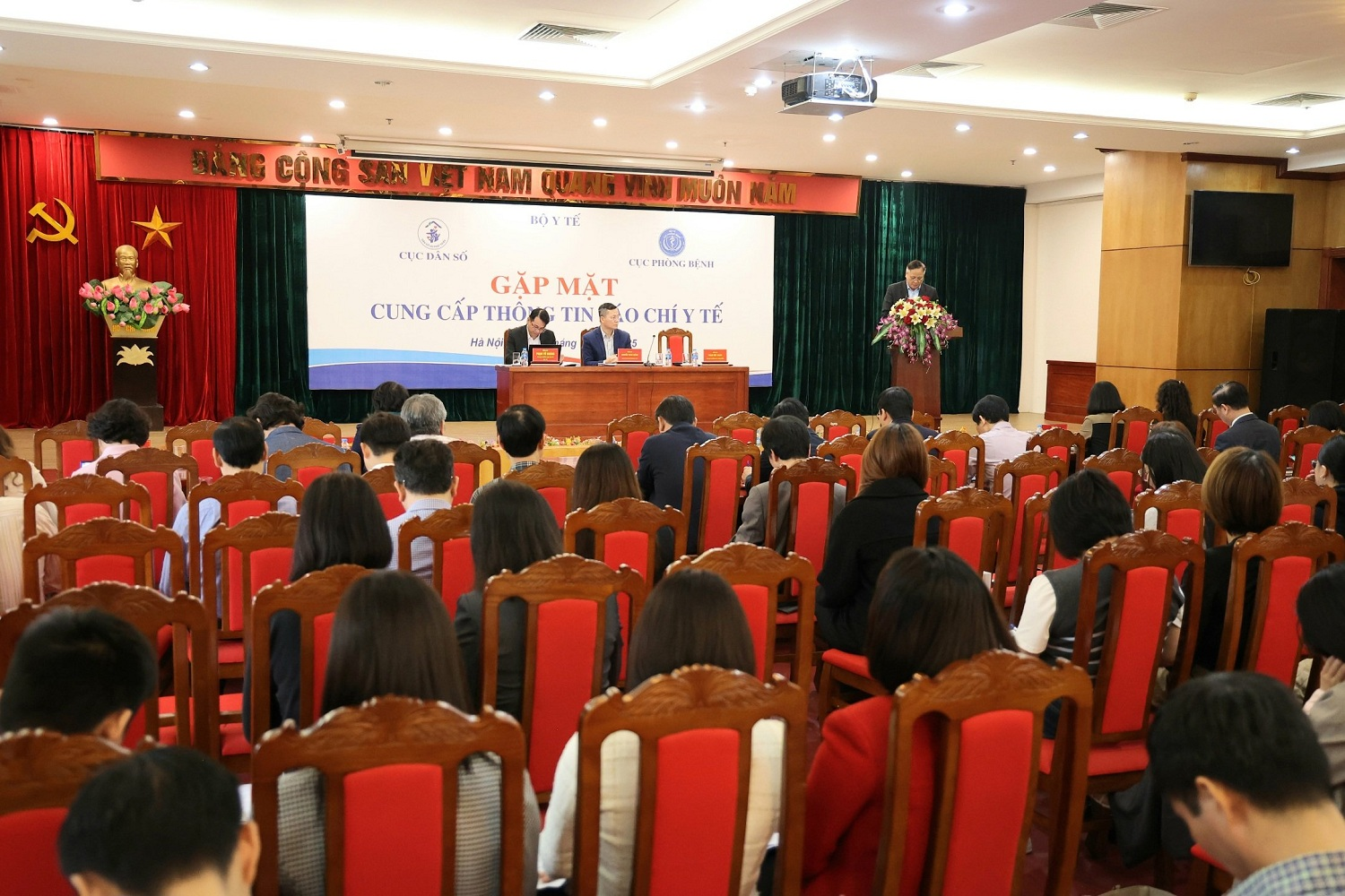 Dự thảo Luật Dân số: Nam giới có hai con, vợ đã mất được ưu tiên mua nhà xã hội